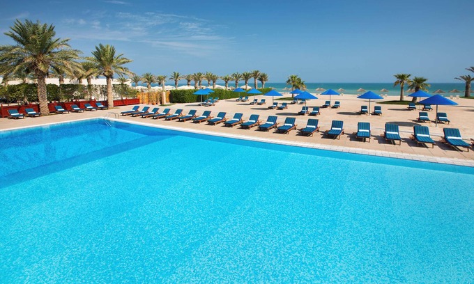Mangaf Hotel | Relax at Hilton Kuwait Resort: 5-Star Ocean View Retreat