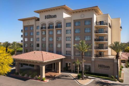 Chandler Hotel | Pet-Friendly Hilton Phoenix Chandler with Pool and Dining