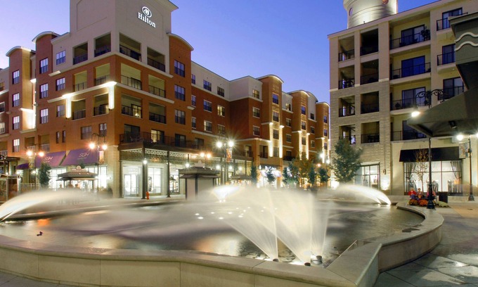 Downtown Branson Hotel | Inviting Hilton Promenade at Branson Landing - Family-Friendly Stay