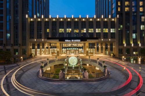 Jinjiang Hotel | Experience Comfort at Hilton Quanzhou Riverside Hotel