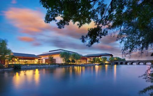 Songjiang Hotel | Experience Hilton Shanghai Songjiang - Oceanfront Luxury Stay