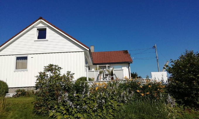 Nedstrand House | Himahuset: Oceanfront Oasis with 9/10 Guest Ratings