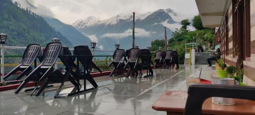 Tosh Hotel | Affordable Family-Friendly Stay at Himalaya Guest House Tosh