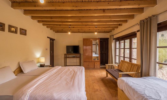 Leh House | Cozy Himalayan Jewel Villa: Private Room with Garden