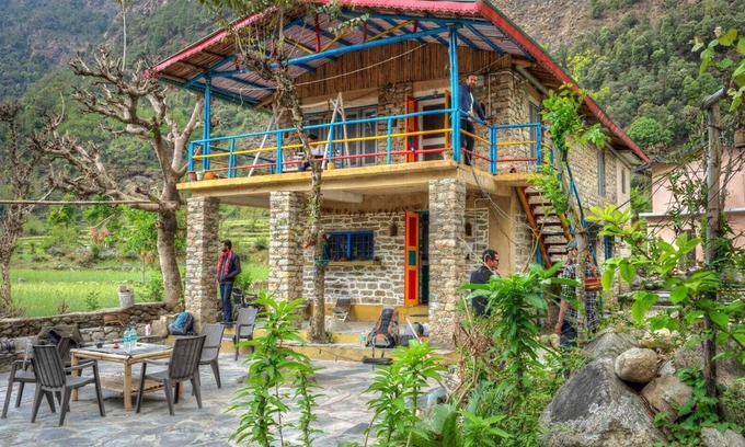 Chamoli Hotel | Cozy Retreat at Himalayan River Garden with Breakfast Included