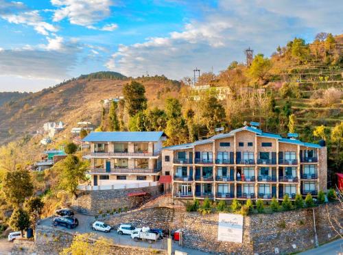 Satbunga Hotel | Pet-Friendly Retreat at Himalayas by The Lake Hill