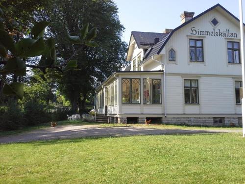 Varnhem Bed & Breakfast | Discover Himmelskällan: Guest Rated 9/10 with Hot Tub