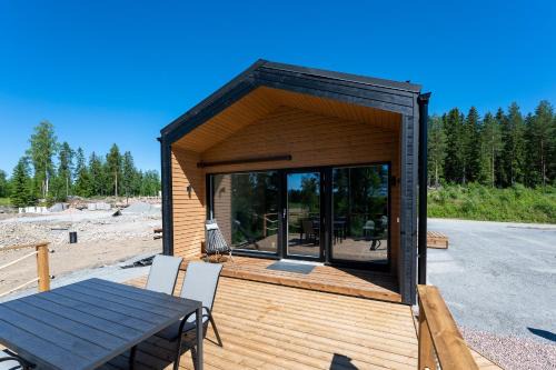 Jamsa House | Inviting Himoskuutio 4: Pet-Friendly with Hot Tub Bliss