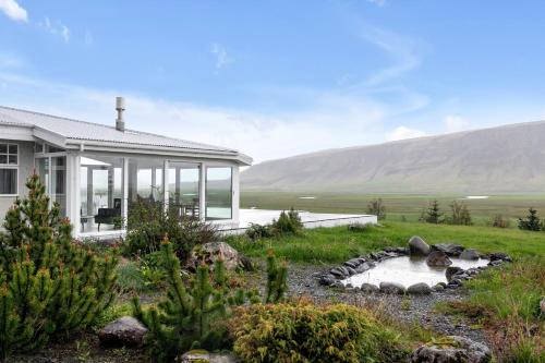 Kjosarhreppur Villa | Exceptional Himri Mountain Villa: Family-Friendly Retreat