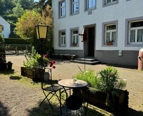 Korperich House | Eco-Friendly Hinkelshof: 3 Cozy Rooms & Self-Catering