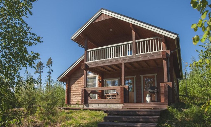 Konnevesi Ski Chalet | Relax at Hinkkalan Lomamökit with Ocean View & Hot Tub