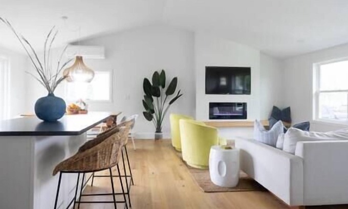 Eastward Look House | Cozy Renovated Cottage with Kitchen | 3BD/1BA Retreat