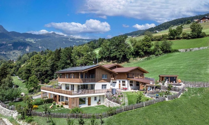 Chiusa Apartment | Hinterscholerhof: Family-Friendly Retreat with Hot Tub & Kitchen
