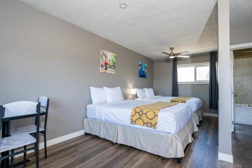 Hinton Hotel | Pet-Friendly Hinton Highway Inn with Family Amenities