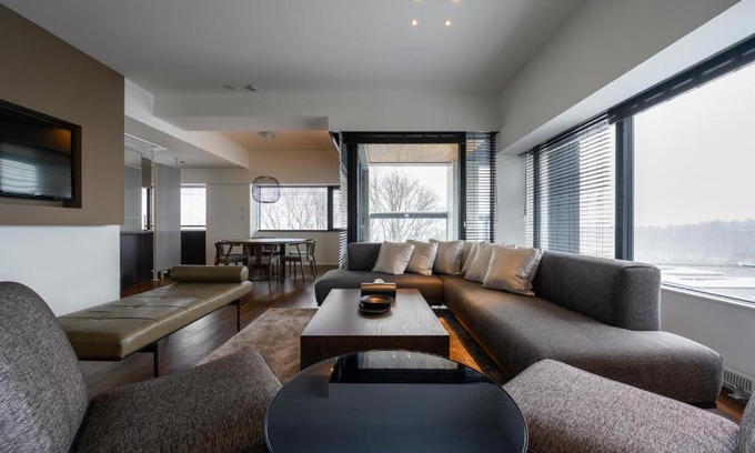 Hirafu Apartment | Elegant Hinzan 401A Penthouse with Family-Friendly Amenities