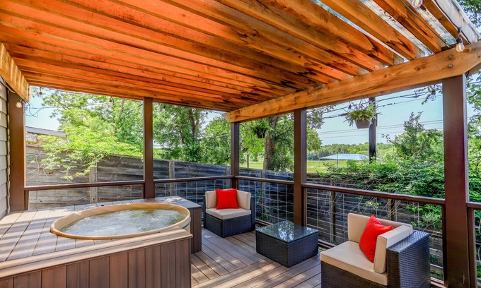 Chestnut House | Trendy East Austin Retreat with Hot Tub & Pet Friendly Stay
