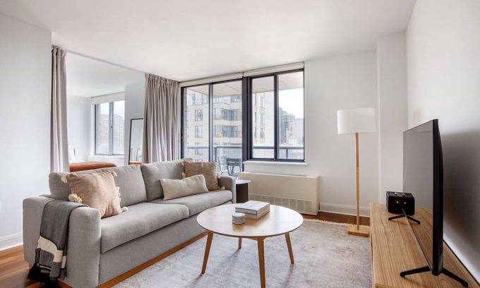 Gramercy Apartment | Trendy Gramercy Jr 1BR with Gym & Roofdeck near Madison Park