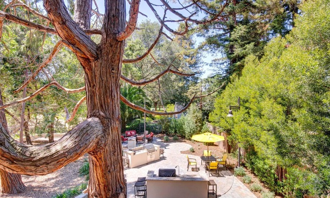 Central San Mateo Apartment | Trendy San Mateo 1BR with Gym, BBQ & Parking by Blueground