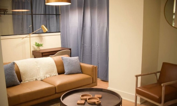 Yamacraw Village Apartment | Trendy Studio in the Heart of Downtown with Kitchen Access