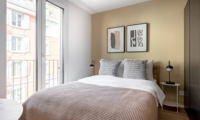 Sihlfeld Apartment | Stylish Wiedikon 1.5 Room with Kitchen & W/D, Near Market