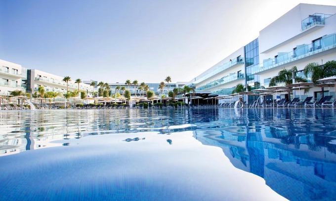 Conil de la Frontera Hotel | Experience Comfort at Hipotels Gran Conil & Spa, 4-Star Bliss