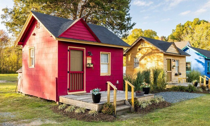Cape Charles House | Hippie Hideaway - Tiny House with Ocean View & Fire Pit