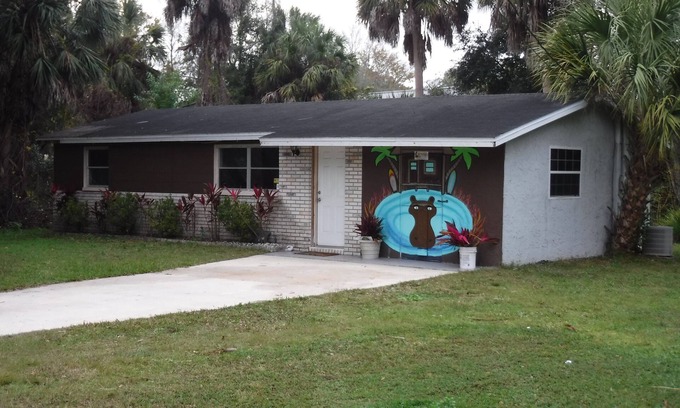 Homosassa House | Hippohead Casita: Pet-Friendly Retreat with Ocean Views