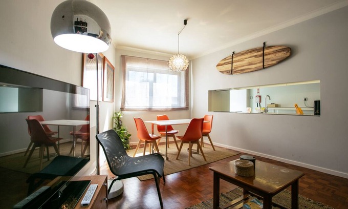 Lordelo do Ouro e Massarelos Apartment | Trendy River Retreat: Pet-Friendly with Family Amenities