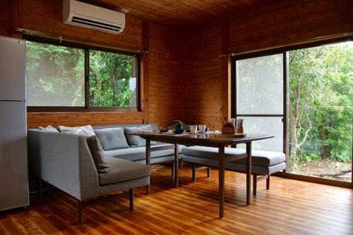 Yakushima House | Hirauchi Hot Spot: Family-Friendly Getaway with Kitchen