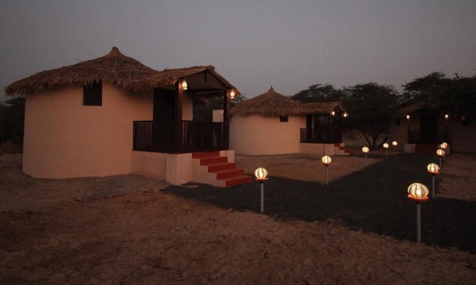 Mandvi Hotel | Hiriz Seabreeze Resort