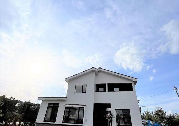 Hirosaki House | Discover HIROSAKI清水森はうす: Family-Friendly Retreat
