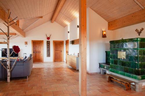 Hoechenschwand Apartment | Family-Friendly Retreat at Hirsch-Lounge with High Ratings
