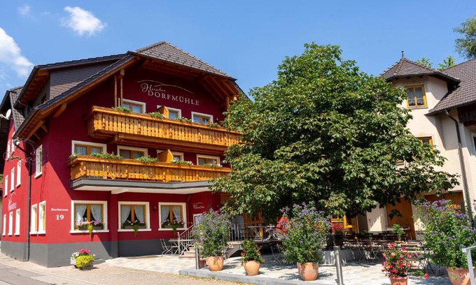 Biederbach House | Discover Hirschen-Dorfmühle: Pet-Friendly Comfort Awaits