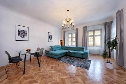 Brasov City Centre Apartment | Guest Rated: Hirscher Apartments - Family-Friendly Retreat