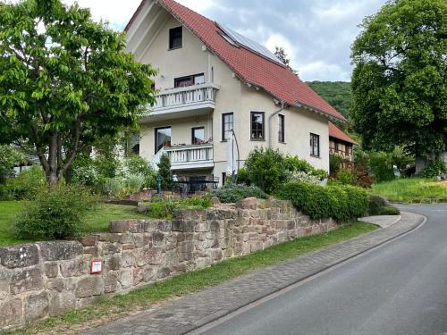 Lindewerra Apartment | Family-Friendly Retreat at Hirtenrasen 52A - Rated 9.1/10