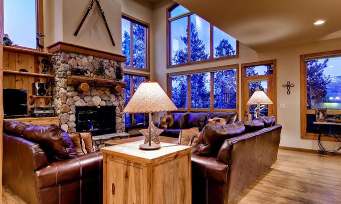 Warrior's Mark West House | Experience His High Place: Hot Tub, Scenic Views & Shuttle