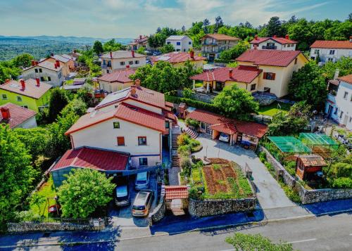 Sezana Apartment | Discover Hisa Idej: Family-Friendly 4-Star Escape with High Ratings