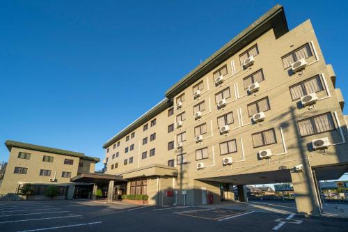 Hisai Hotel | Budget-Friendly Stay at Hisai Green Hotel for Families