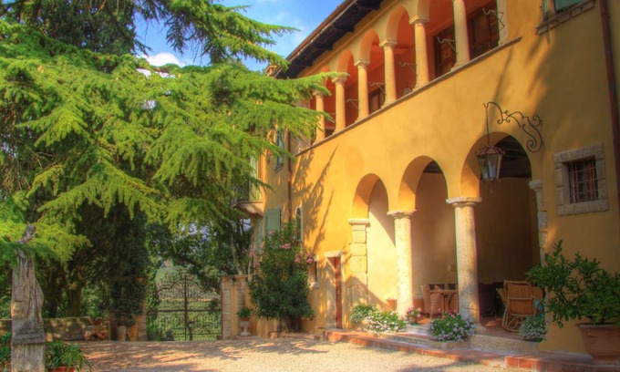 San Martino Buon Albergo Villa | Experience a Historic Villa with Pool & Fine Dining Retreat