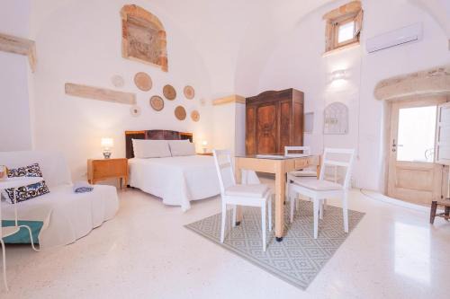 Centro Storico House | Oceanfront Getaway at HISTORIA - Dimore Corte Chiesa
