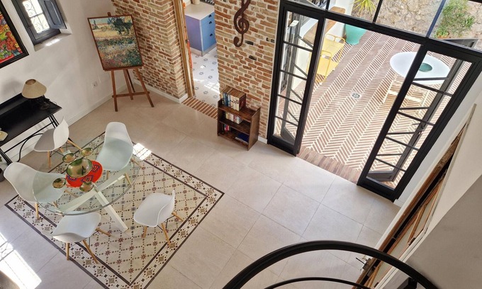 Malaga-Este Villa | Experience Villa Málaga: Oceanfront Escape with Pool