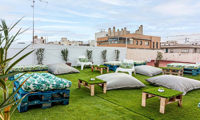 La Trinidad Apartment | Relaxing 2-Bedroom Apartment in Málaga for 5 Guests