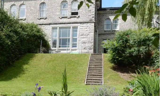 Kendal House | Historic Lake District House with Scenic Views & Spa