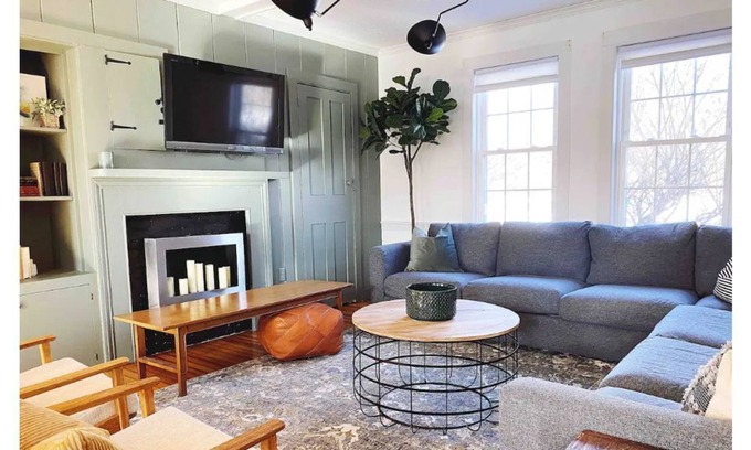 Sunderland House | Historic 5-Bdrm Home Minutes from 5 College Area