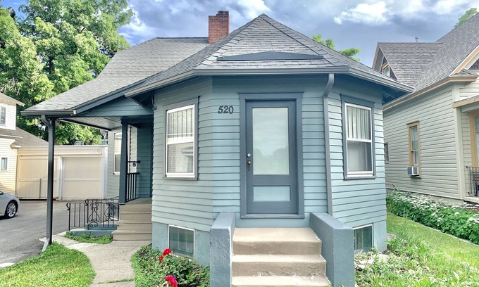 Bozeman House | Historic 5-Bed Home in Downtown Bozeman with Breakfast