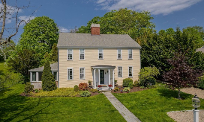 Barnstable House | Historic 5 Bedroom Retreat Near Shops and the Beach