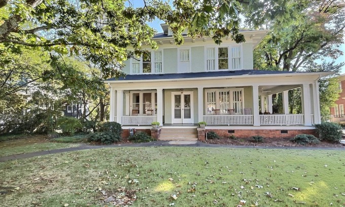 Athens House | Historic 5-Bedroom Home in the Heart of Athens