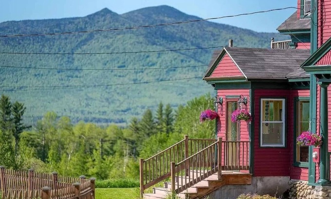 Jefferson House | Exceptional Historic 7 Bedroom Home in the White Mountains