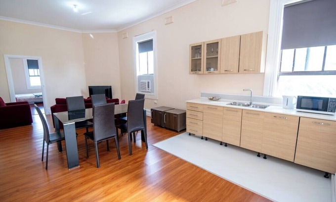 Finley Apartment | Historic Albion Hotel: One Bedroom Near Top Attractions