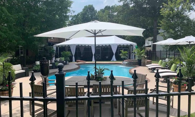 Mount Vernon Condo | Historic Boyd Harvey House: 4-Star Retreat with Pool & Spa